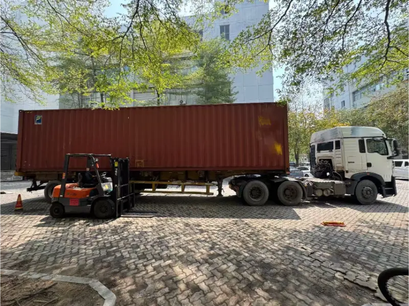 Pudełka na żarówki, wspierające zautomatyzowane linie produkcyjne, zostały pomyślnie wysłane do Stanów Zjednoczonych. Pudełka na żarówki, wspierające zautomatyzowane linie produkcyjne, zostały pomyślnie wysłane do Stanów Zjednoczonych.