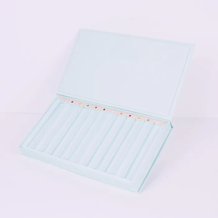 Pudełka w stylu książki